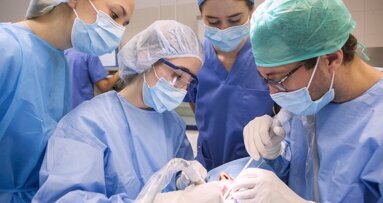 Prácticas sobre pacientes en Máster Internacional de Implantología