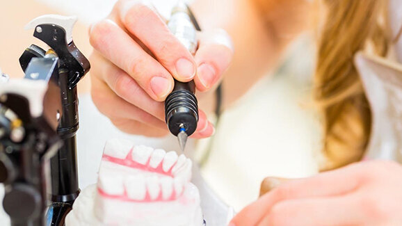 Umsatzsteigerung zahntechnischer Labore um 1,8 Prozent