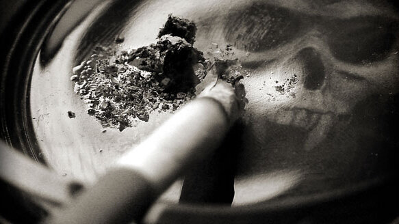 Research: Implant treatment plan should be adapted for smokers