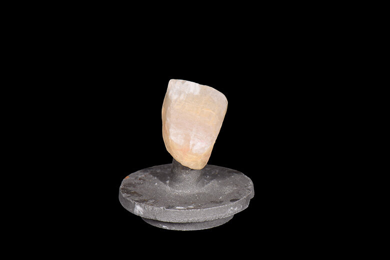 Fig. 4. Los maquillajes VITA AKZENT Plus se aplicaron en varios pasos y se fijaron repetidamente mediante cocción.