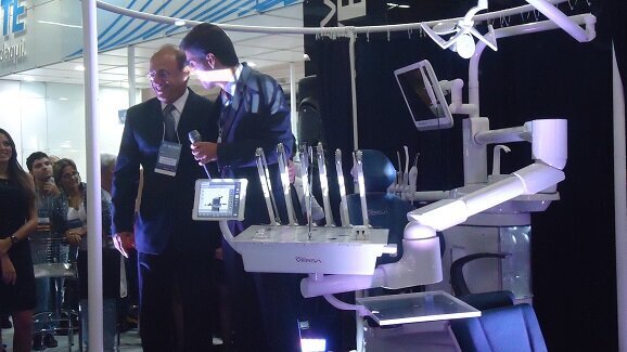 Dabi Atlante promete revolução com cadeira controlável por iPad