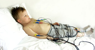 Estudo descobre número alto de cáries em crianças com doenças cardíacas