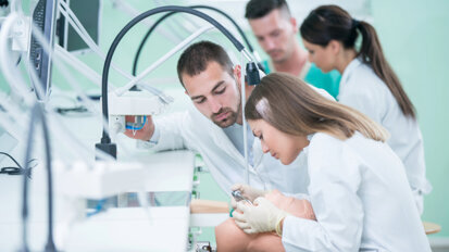 Sztuczna inteligencja i nowe podejście do kształcenia na kierunkach stomatologicznych