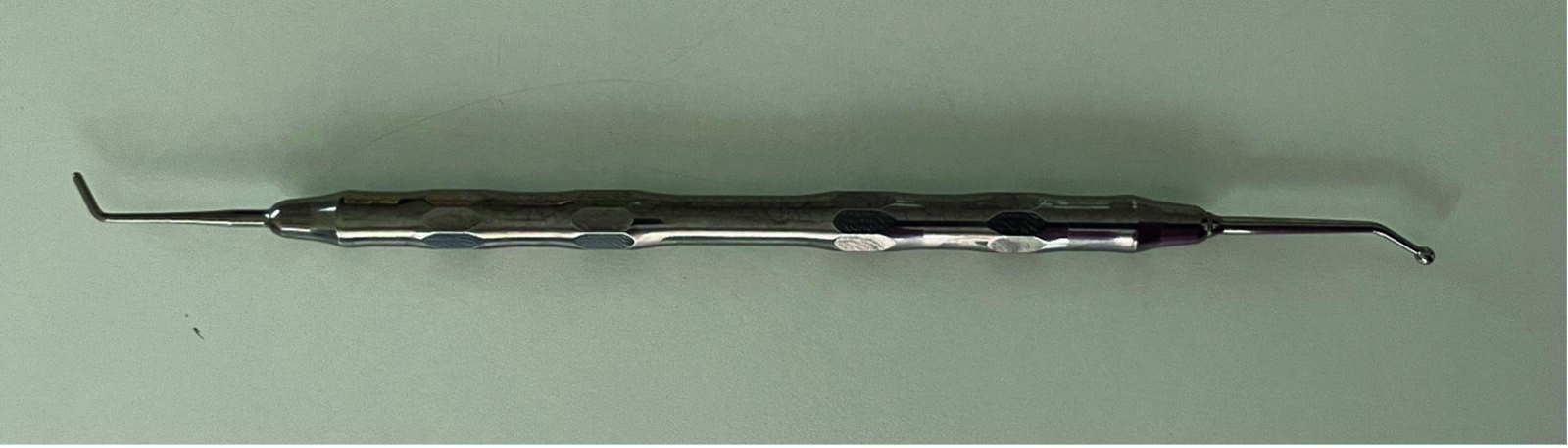 Fig. 22 : Fouloir cylindrique d’un côté et fouloir boule de l’autre. 