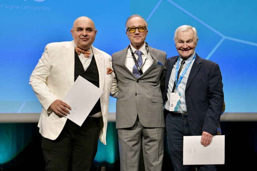Les membres d'honneur de 2024. De gauche à droite : Drs Nikhilesh Vaid, Juan Carlos Rivero Lesmes et Leslie Joffe. (Image: EAS)