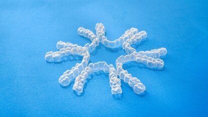 I materiali multistrato migliorano l’efficacia del trattamento con l’allineatore