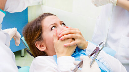 Sahte Diş Hekimi Suçüstü Yakalandı