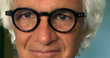 In un paziente edentulo la ricerca archeologica nella bocca richiede uno scavo complesso