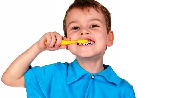 Spożycie fluorku przez dzieci wpływa na stan szkliwa