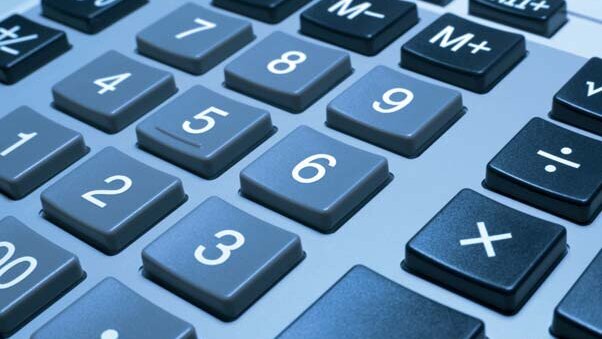 Kasa fiskalna dla lekarza – obowiązek z ulgą i refundacja kosztów zakupu