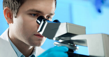 Scientists examine transparent teeth of deep-sea dragonfish