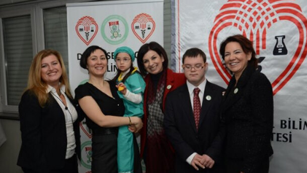 Down Sendromlulara Diş Hekimliği Hizmeti