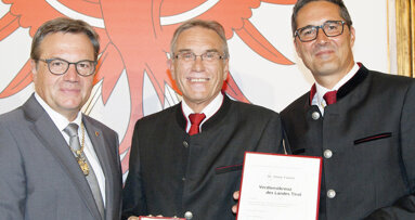 DDr. Elmar Favero erhält Verdienstkreuz des Landes Tirol