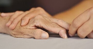 Mogelijk link tussen parodontitis en reuma