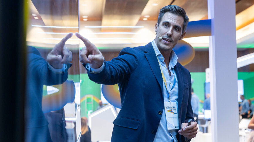 Dr César de Gregorio spoke passionately about the influence of CBCT on endodontic decision-making. (Image: Dentsply Sirona)