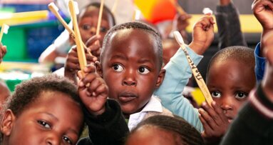 Fostering equitable oral healthcare access alongside environmental sustainability