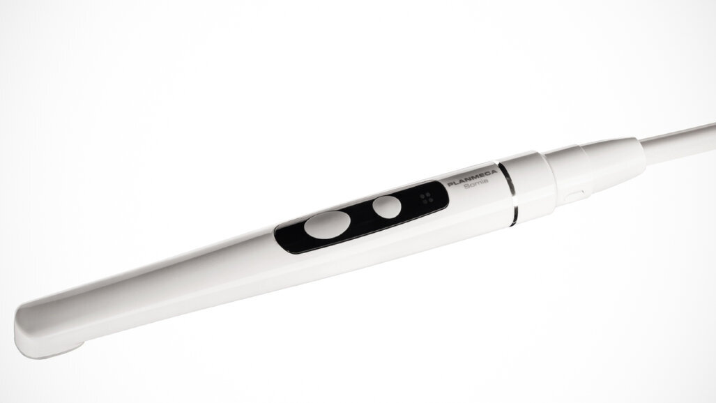 Fast and easy documentation with the new Planmeca Somia intra-oral camera