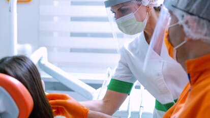 Recomiendan el uso de mascarilla en las clínicas dentales