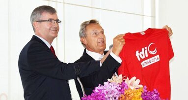 Znicz olimpijski FDI oficjalnie przekazany Polskiemu Towarzystwu Stomatologicznemu