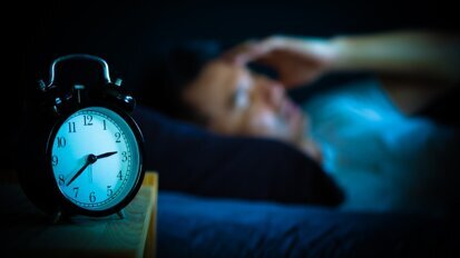 Ślady niedoboru snu utrzymują się nawet 7 dni