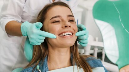 Усмивки, създадени с изкуствен интелект, срещу такива, създадени от хора