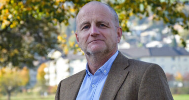 Anche per i giovani, la pulizia interdentale dovrebbe diventare un’abitudine quotidiana