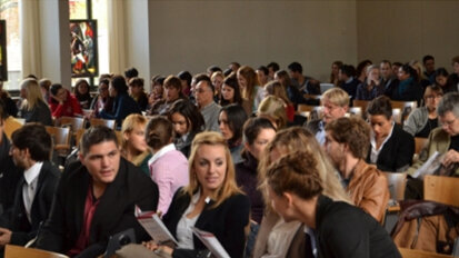 Extraktion-Nonextraktion – eine länderübergreifende Fragestellung Extraktion-Nonextraktion – eine länderübergreifende Fragestellung