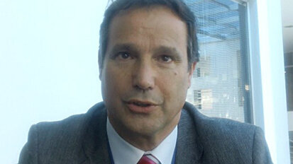 El Dr. Manzanares realiza la primera cirugía en vivo en un congreso en Pereira