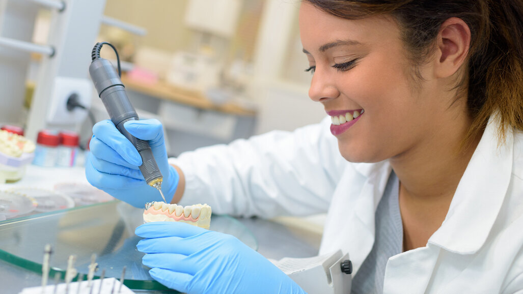 Exzellenz in der Zahntechnik: Die Gewinner des Gysi-Preises 2025