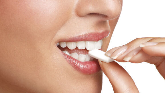 Estudo examina a eficácia do chiclete