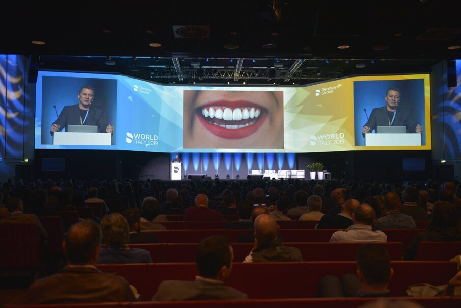 Livio Yoshinaga Special Guest (©Dentsply Sirona). 