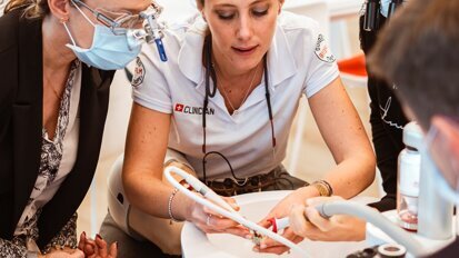 EMS e Curaprox: un’alleanza per rivoluzionare la prevenzione odontoiatrica