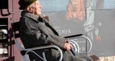 Ivoren Kruis neemt leiding in voorlichting ouderen