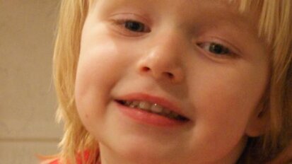 Naukowcy zalecają pastę fluoryzowaną dla dzieci