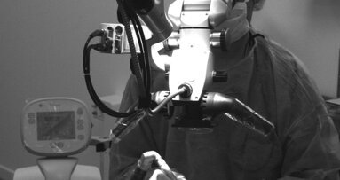 Le laser Er:YAG et ses effets photoacoustiques : le contrôle de l’infection maximal