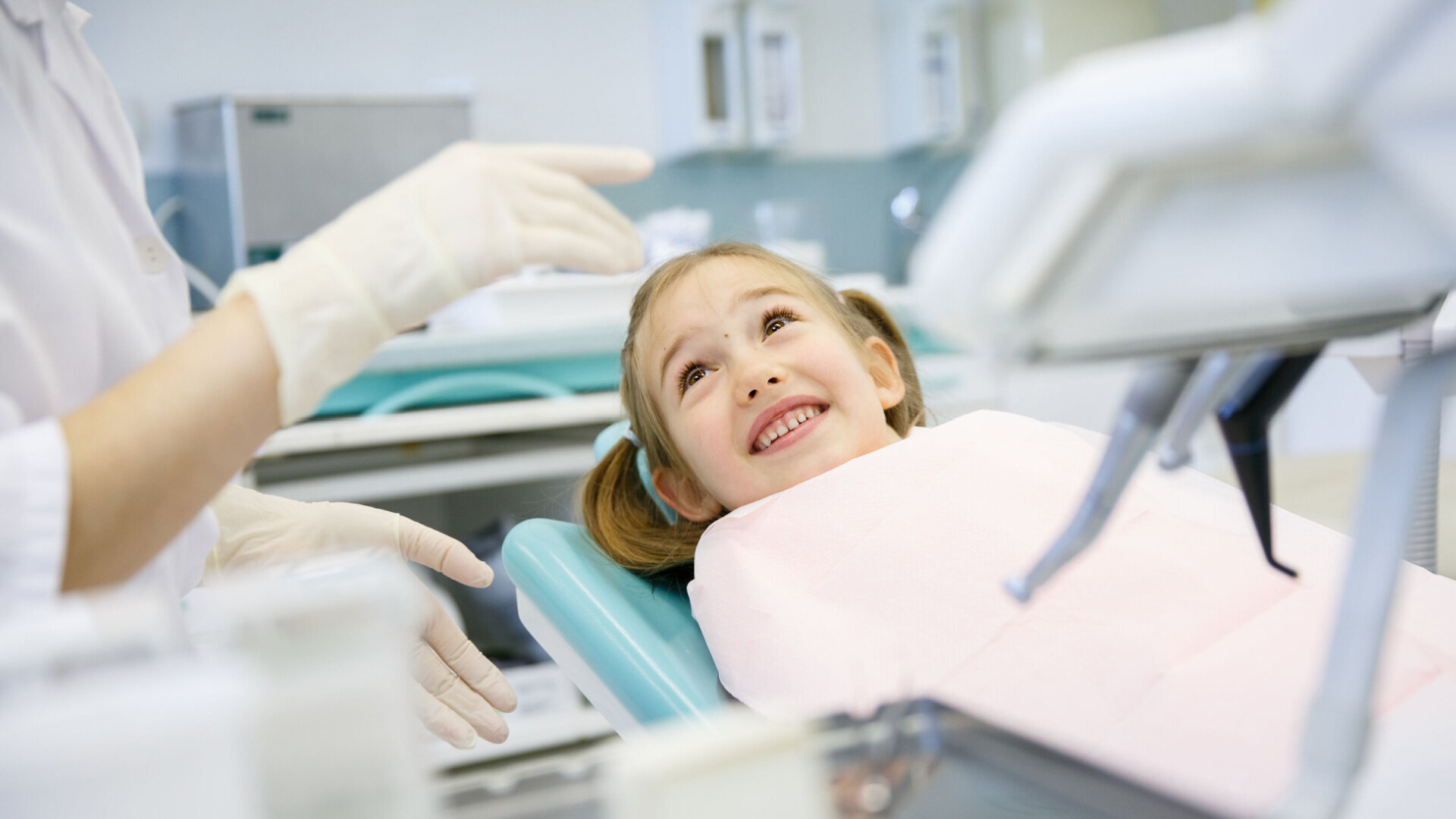 Nuvola aligners combined with a myofunctional device in paediatric treatment: A case report