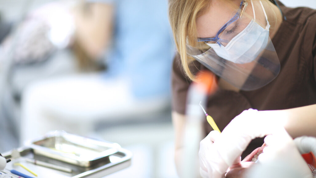 Romênia lidera lista da UE de licenciados em Odontologia