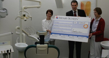 An Ambulanz für Wohnungslose gespendet