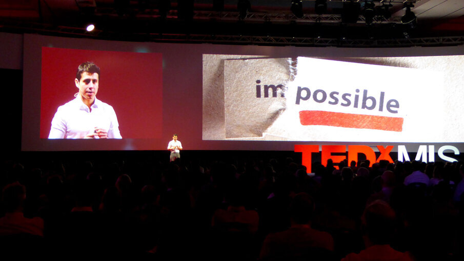 Victor Clavijo explained that the road to success is based in perseverance.