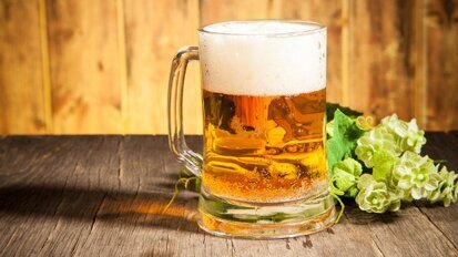 Produtos que compõem a fabricação da cerveja podem ajudar no combate de doenças bucais