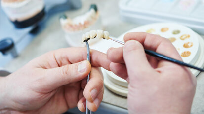 Praxislabore in zahnärztlichen Versorgungszentren unzulässig Praxislabore in zahnärztlichen Versorgungszentren unzulässig