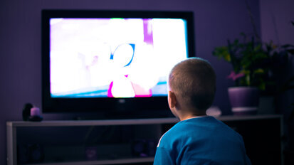 Television watching habits may influence oral health, study finds Television watching habits may influence oral health, study finds