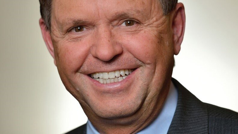 Interview with Dr. Gerhard Iglhaut, Germany (DDS, PhD) : A pioneer in Implantology