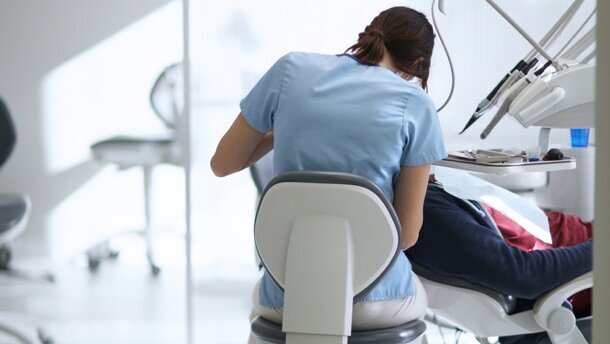 Vast majority of dental professionals have back problems