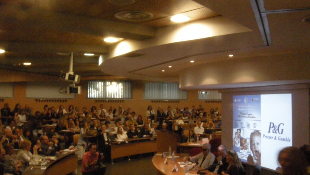 Il Chirone, le mamme, i bimbi e il “relatore” Carlo Verdone