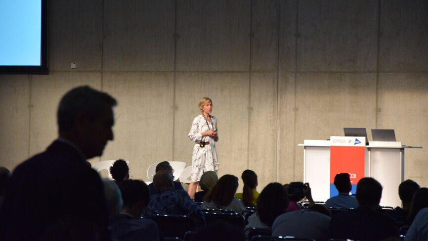 Prof. Joke Duyck presenting prosthodontic concepts for patients with cognitive decline. 