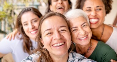 Il sorriso è (anche) una questione di genere