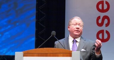 AAE: Issue in implant debate comes down to saving teeth