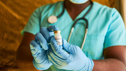 Variante SARS-CoV-2 identificada na África do Sul complica os planos de inoculação