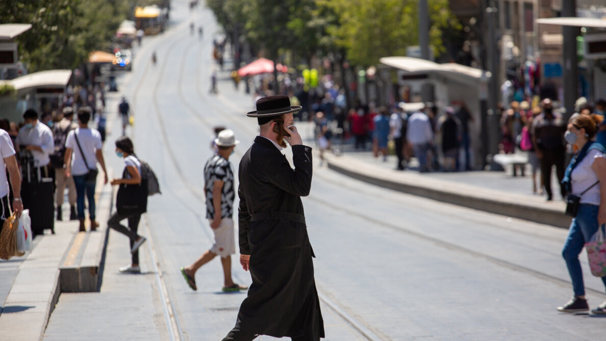 Living in digital age: Can smartphones be detrimental to oral health?